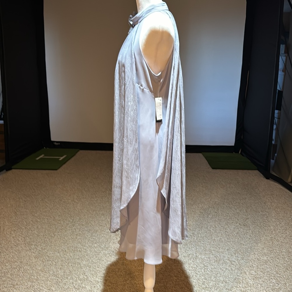 NWT SLNY Halter Neckline Sleeveless Dress In Gray Silver Size 8 - Picture 5 of 11